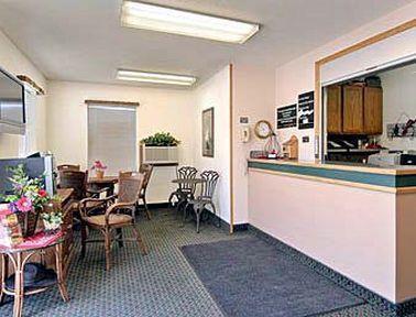Super 8 By Wyndham Wall Restaurant photo