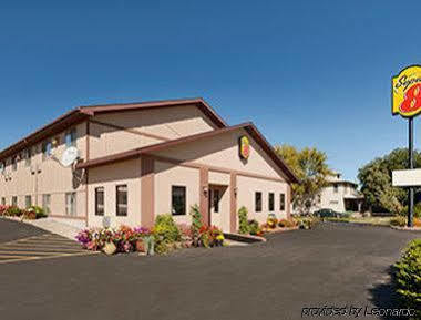 Super 8 By Wyndham Wall Extérieur photo